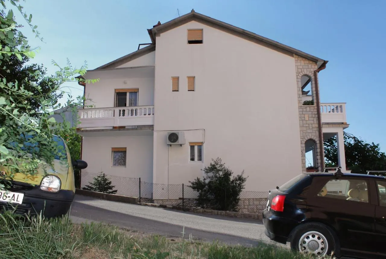 Apartments And Rooms With Parking Space Palit, Rab - 5061 3*, Palit