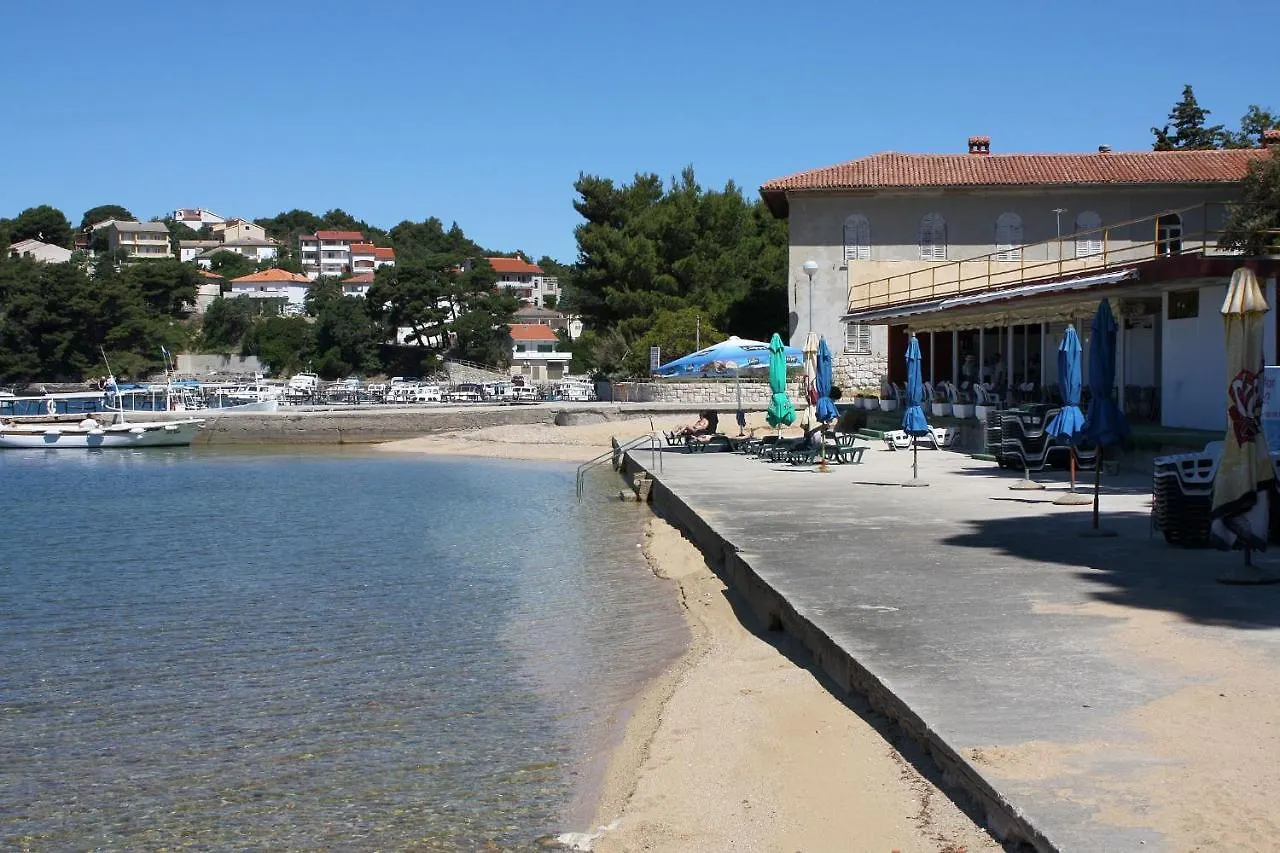 Apartments And Rooms With Parking Space Palit, Rab - 5061 3*, Palit Croazia